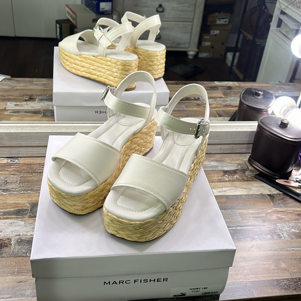 Marc Fisher Jellard2 platform sandal size 7.5